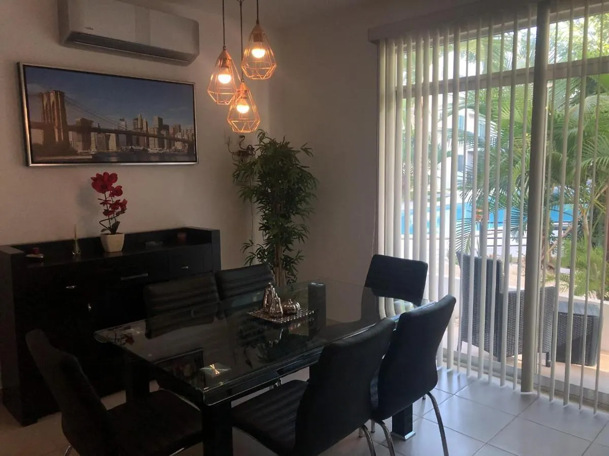 Beach Haus-Suites Vacacionales Playa del Carmen 0*,